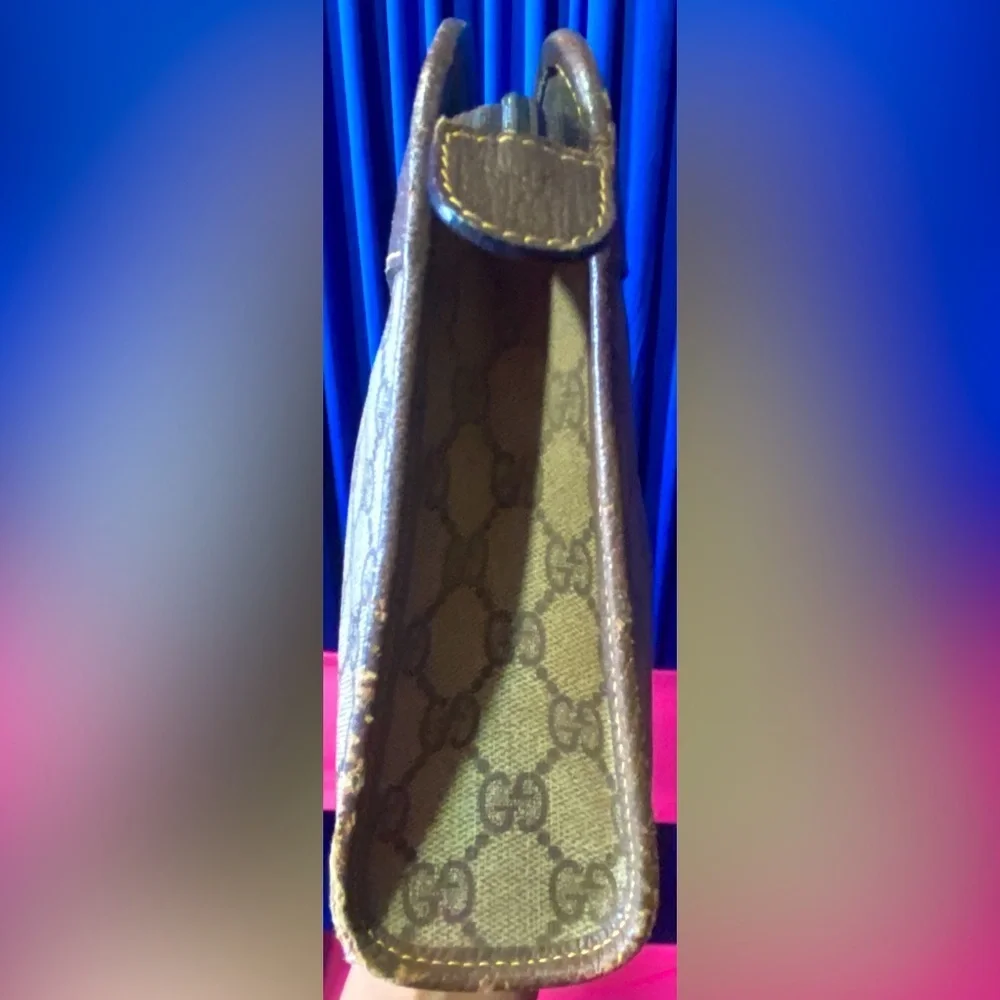 GUCCI Monogram Clutch, Authentic. EUC